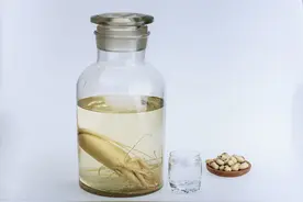 为什么泡中药使用白酒而不使用白开水？多少度白酒合适？图片