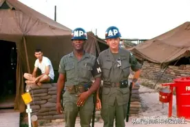 一些美军士兵制服上写的MP是什么意思？图片