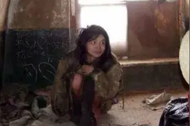 1991年，四川19岁少女被卖给两兄弟当媳妇，与牲畜同吃同住图片