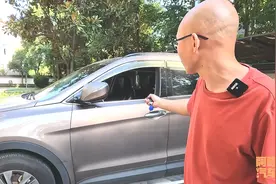 车窗玻璃突然升不上来了，教你一个应急办法，关键时候太管用了图片