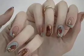 做美甲的姐妹注意，不要太频繁图片