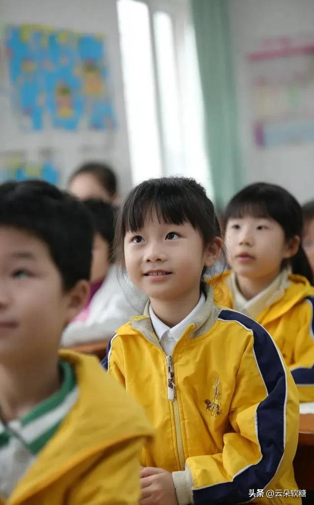 一年级入学年龄调整，9月1日起实施，多数家长认可。