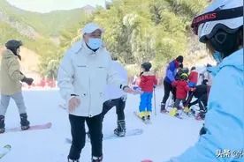 东北滑雪教练在杭州：滑雪路上，永不止步 |“浙”里有个冰雪梦图片