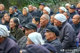 60岁以后，骨头脆，腰背痛，腿抽筋，5味中药或能帮助排忧解难图片