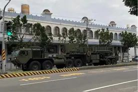 解放军绕台演练，台军大量导弹车出现街头，台当局：战争不是选项图片