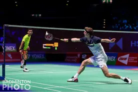 《羽毛球》专家把脉：打高个子时，根据自己的优点制定有效的方法图片