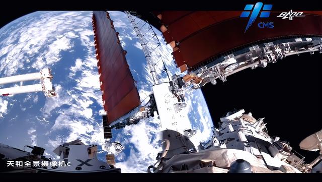 我国公开神舟13号撤离的真实画面！飞船缓缓飞行，是谁拍摄的？