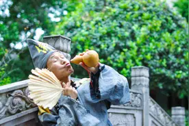 盘点8位济公，游本昌成为终身艺术家，周星驰最无厘头图片