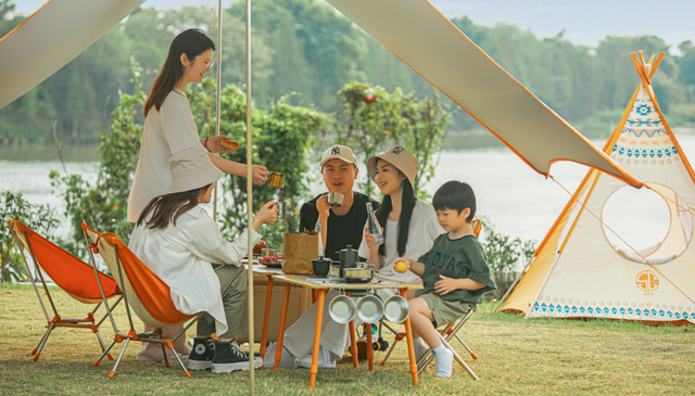 万人预约引爆露营季，天与云11件露营套系登陆小米有品