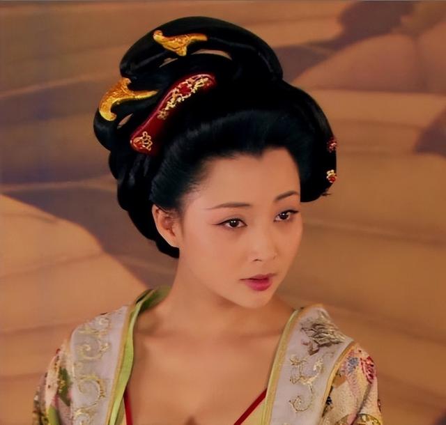 低胸衣,露大腿,大浓妆,影视剧中的"尼姑"们颠覆了人们的认知