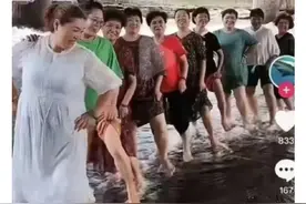 11名大妈水中起舞，洪水袭来，7人遇难 ……图片