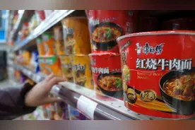 过多地食用泡面会对身体健康造成危害，你注意到了吗？图片
