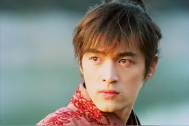 胡歌老婆一天仨瓜！高学历是假，白富美是假，知情者曝出结婚内幕图片