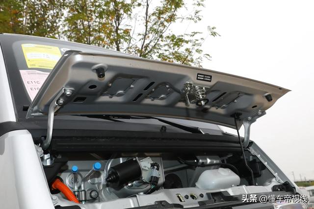 新车 | 取代货运电动三轮车？快递“神器”五菱E10到店实拍