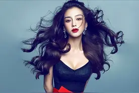 杨颖富豪男友曝光，手握大把资源比黄晓明强，难怪杨颖铁了心跟他图片