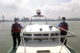 【中秋我在岗】双警夫妻中秋节的坚守与“团圆 ”图片