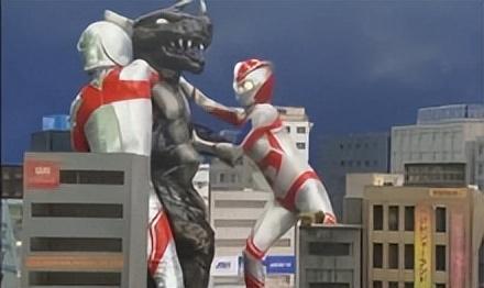 以下八张奥特曼打怪兽图片，各位能认出是哪位奥特曼吗？