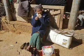 云南90岁老人8个孩子无人照管饿死家中，孩子多一定是好事吗图片