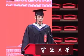 “这是一个晴朗的早晨……”毕业典礼退役大学生士兵齐唱燃爆全场！图片
