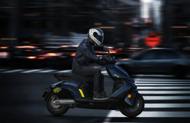 万元级电摩PK！这三款高性能电摩毫不逊色，最高时速可达135km/h