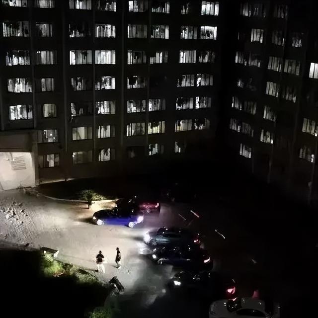 卖淫新高度！“车顶放水”甘拜下风，新模式“外卖媛”日入过万！