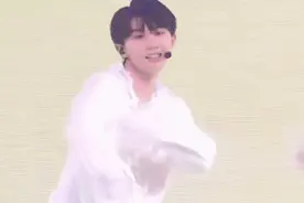 马嘉祺好像不知道自己很可爱啊图片