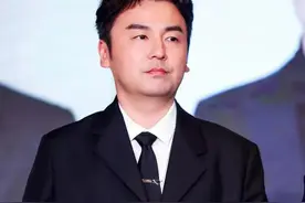 师从张颂文，28岁仍是男三，40岁就大满贯，雷佳音12年如何逆袭？图片