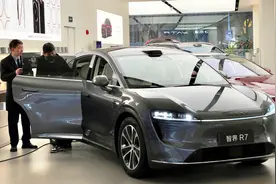 新能源车电池十年报废！换车和换电池哪个更划算？图片