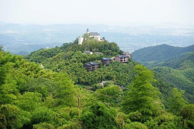 莫干山，中国十大避暑名山之一，位于湖州德清县境内