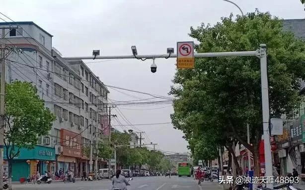 开车一定要注意电子眼！（电子警察）
