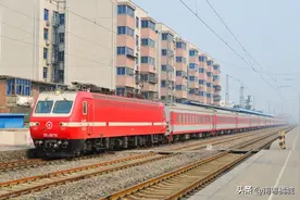 河南省“自带流量”的铁路项目停工多年，网友说：还有戏吗？图片