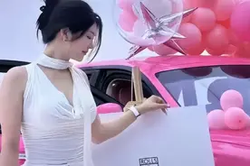 农夫与蛇：劳斯莱斯女车主全额自费修车，货车儿子笔记惹全网争议图片