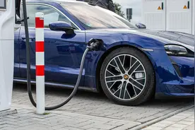 电动车的充电口，为什么位置不一样？图片