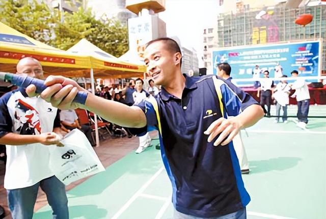 羽坛名宿葛菲：父亲早逝亲情有泪，退役结婚后人生现状怎样？