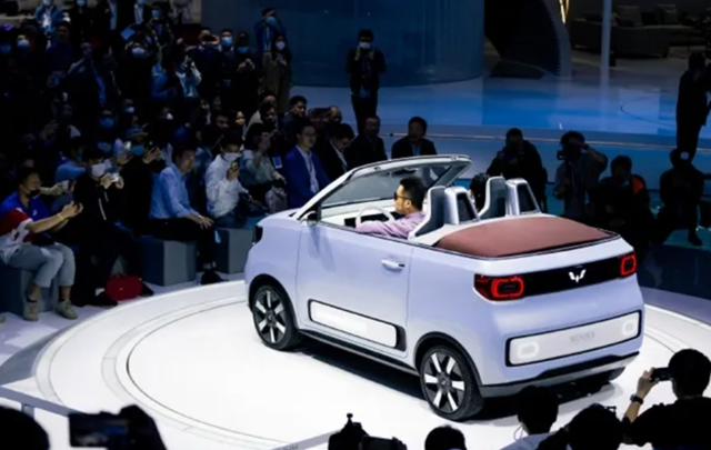 预售3天订单破10万，最便宜敞篷车五菱宏光MINI EV有何魅力？