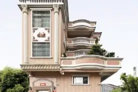 听说这里的农村，人均一套豪华城堡？图片