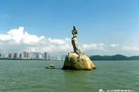 可惜明年花更好，知与谁同？图片