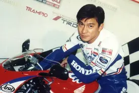 烈火战车刘德华骑过的摩托车，二冲程摩托巅峰之作本田NSR250图片