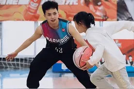 我，边摆摊边练球，身高1米68职业梦碎，却被马布里邀请一起训练图片