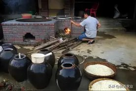 8元一斤的农村散酒真的不能喝？行家：能喝！注意3大隐患即可图片