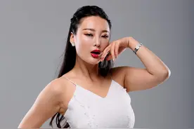 拥有魔鬼身材的5位女星图片