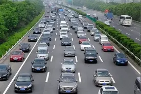 高速堵车的原因找到了，涉及6种情况，车主：“龟速党”好自为之图片