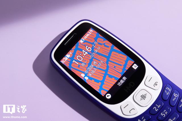 HMD 3210巴萨版功能机图赏：梦回1999，内置Deepseek AI助手