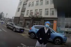认怂了！外卖员被骂底层后续，整个医院都受牵连，女护士悔不当初图片