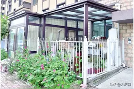 一楼小院外扩 百余违建包围欣凤学城三图片