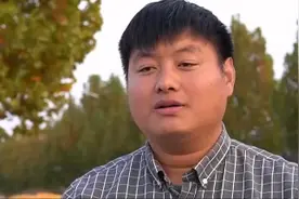 山东一男子发明玉米脱粒机，效率是传统机器百倍，获农业专家点赞图片