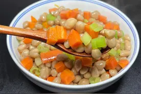 饭店的五香花生米为为什么这么好吃？偷偷告诉你诀窍，香脆爽口图片