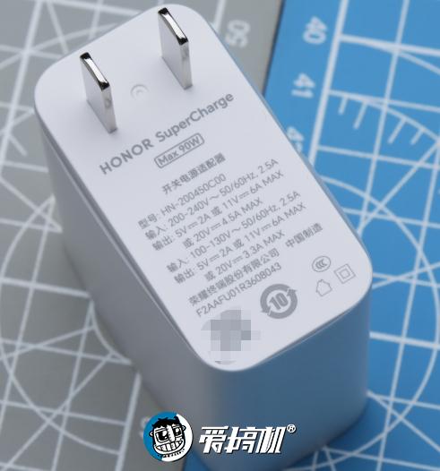 力大砖飞，荣耀GT Pro评测：3199元起的骁龙8E领先版+7200mAh电池