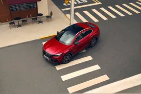 搭载蓝鲸新一代发动机，长安2023款CS85COUPE上市图片