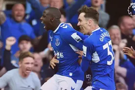 1-0保级，4万球迷狂欢！英超头号赢家诞生：1球价值1亿英镑图片